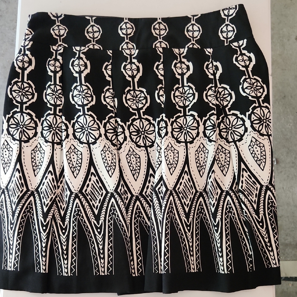 Danny & Nicole Black and White Geometric Mini Skirt